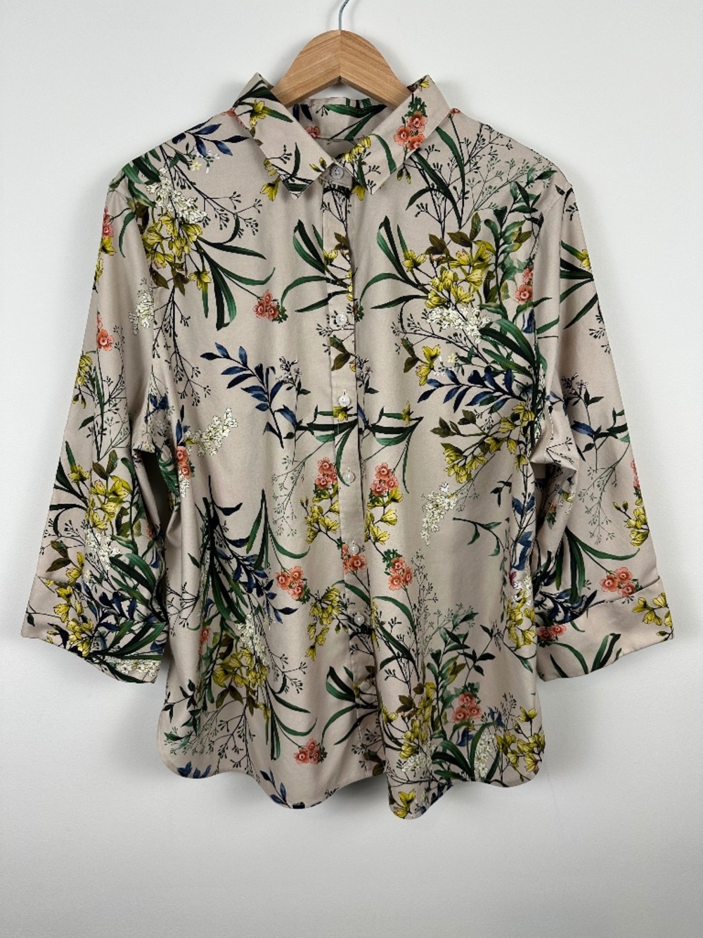 Chico’s Size 3.5 US 18 Botanical Floral Stretch Cotton Button Shirt